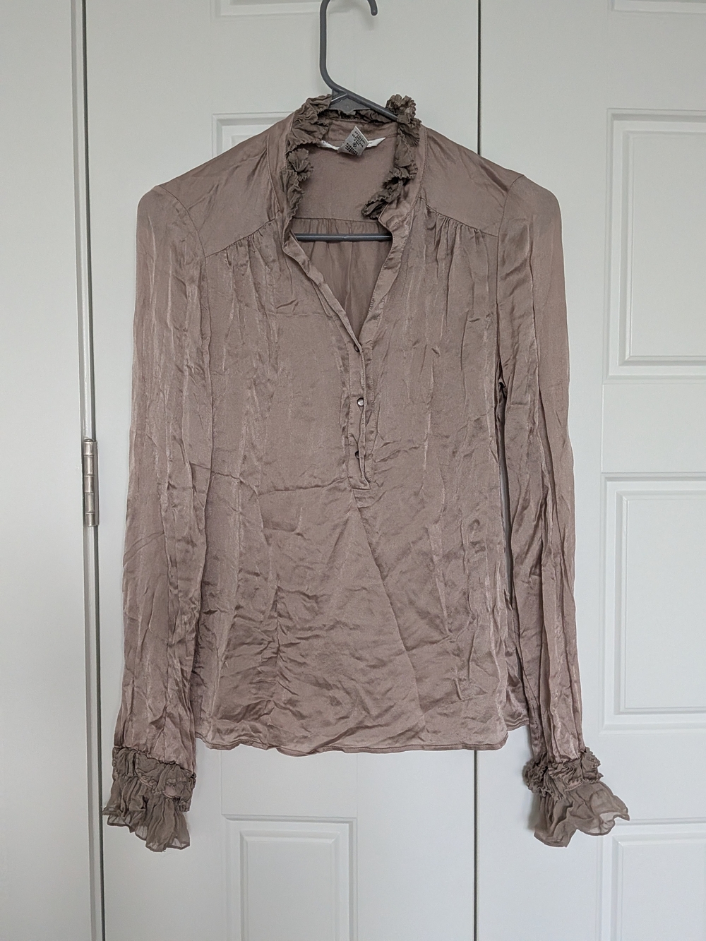 Diane von Furstenberg DVF 100% Silk Ruffle Blouse Taupe Size 4 - Picture 2 of 7
